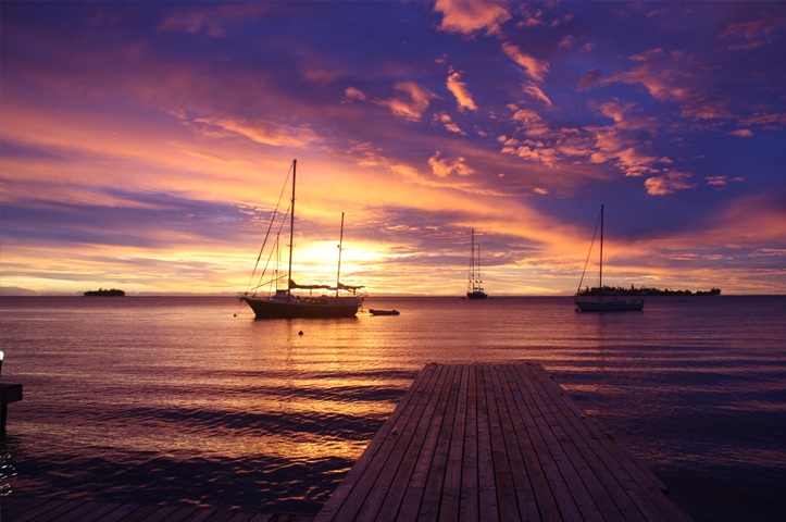 Bora Bora Yacht Club: Picturesque Scene & Fresh Cuisine